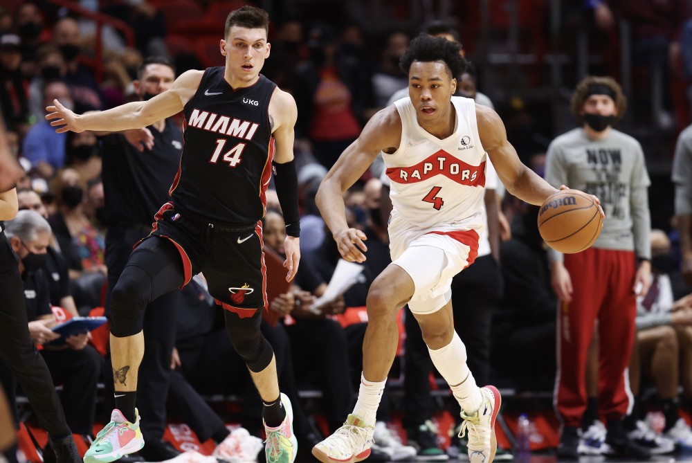  加兰关键罚球骑士险胜尼克斯东部竞争白热化